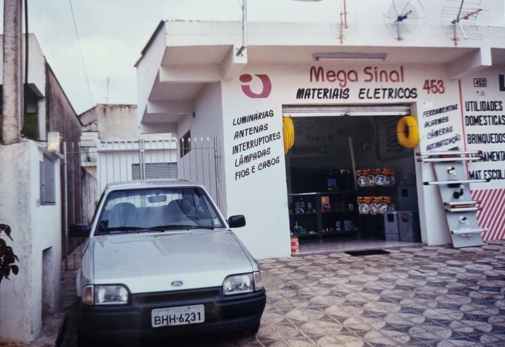 Primeira loja da MegaSinal em Sorocaba, década de 1990